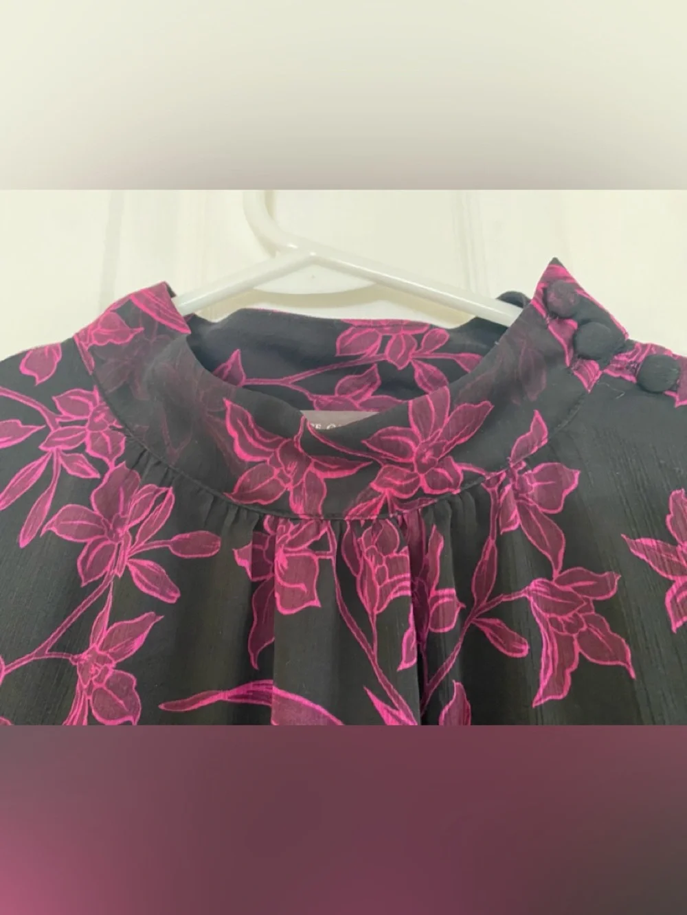 Vince Camuto Blouse (PM) - Picture 4 of 7